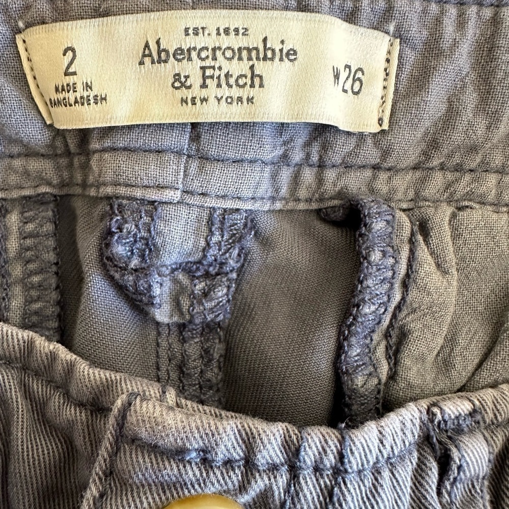 Abercrombie & Fitch casual trousers, low rise relaxed fit 100% cotton, size 2/26 - Picture 3 of 5